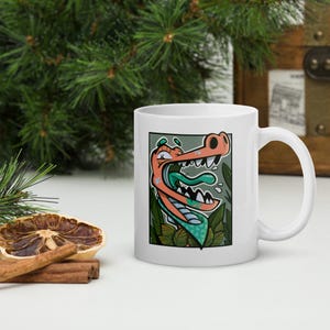 „Schreiendes Krokodil“-Becher, lustiger Krokodil-Kaffeebecher, 325 ml illustrierte Keramiktasse, Geschenkidee, Design von DeliberatelyDave