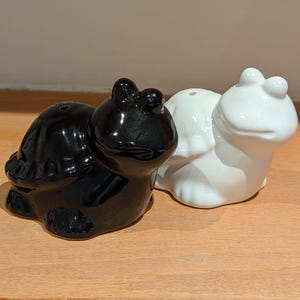 Vintage Black & White Turtle Cruet Set