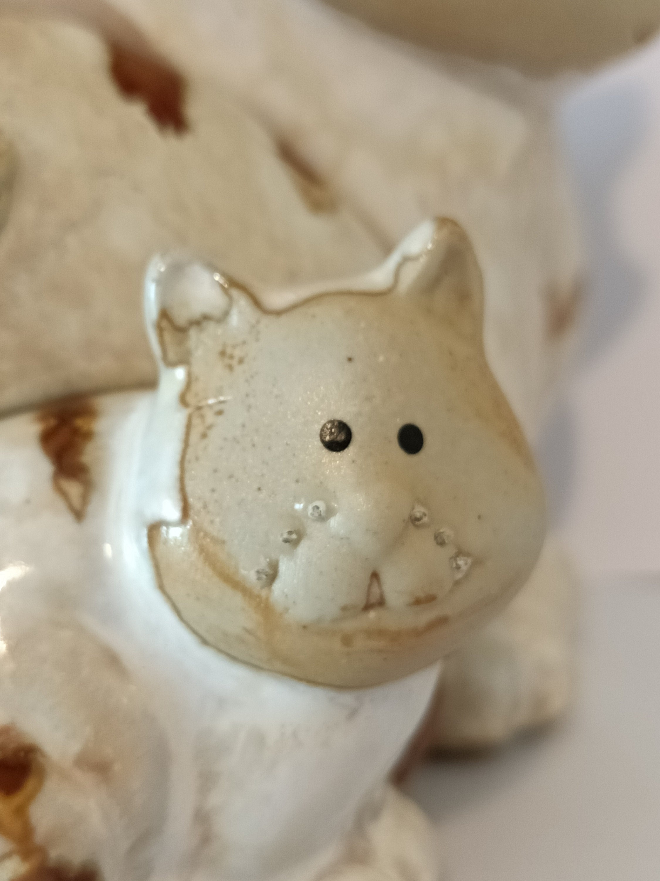 猫の家族セット：猫好きのためのヴィンテージ陶器の母猫と子猫の置物