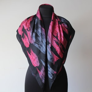 Pañuelo de seda vintage Negro Rojo Pañuelo de cuello mujer Arte abstracto Accesorio de mujer 100% Mantón de seda Envoltura Regalo para pintor Presente para mamá