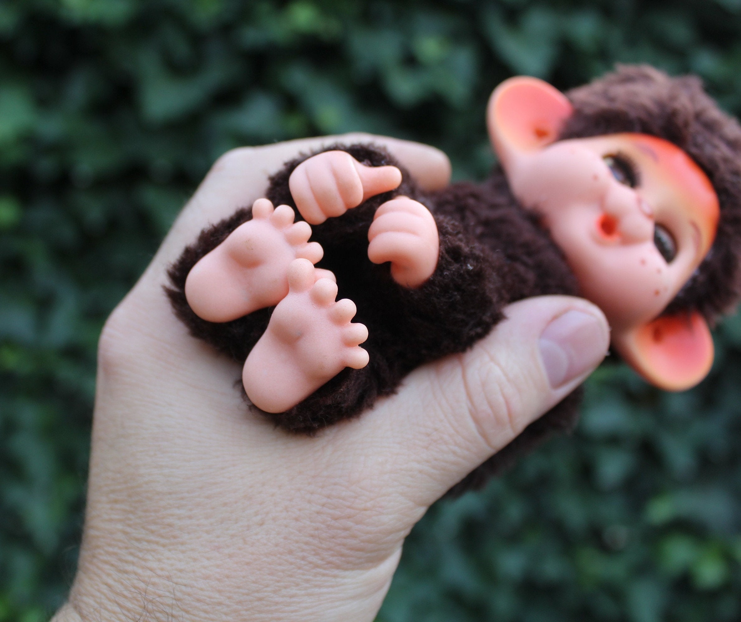 1974年製ヴィンテージの猿人形：日本のぬいぐるみ、眠そうな目 - Etsy 日本