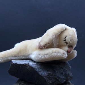 Sleeping Vintage Steiff Bunny - Etsy