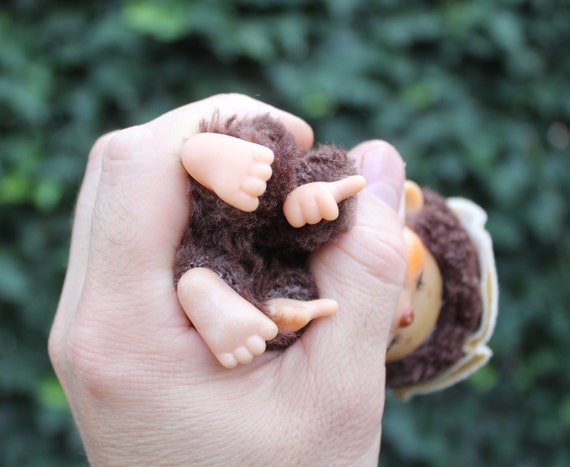 Vintage 1970s Monkey Plush Toy: Rare Japanese Collectible (4.7