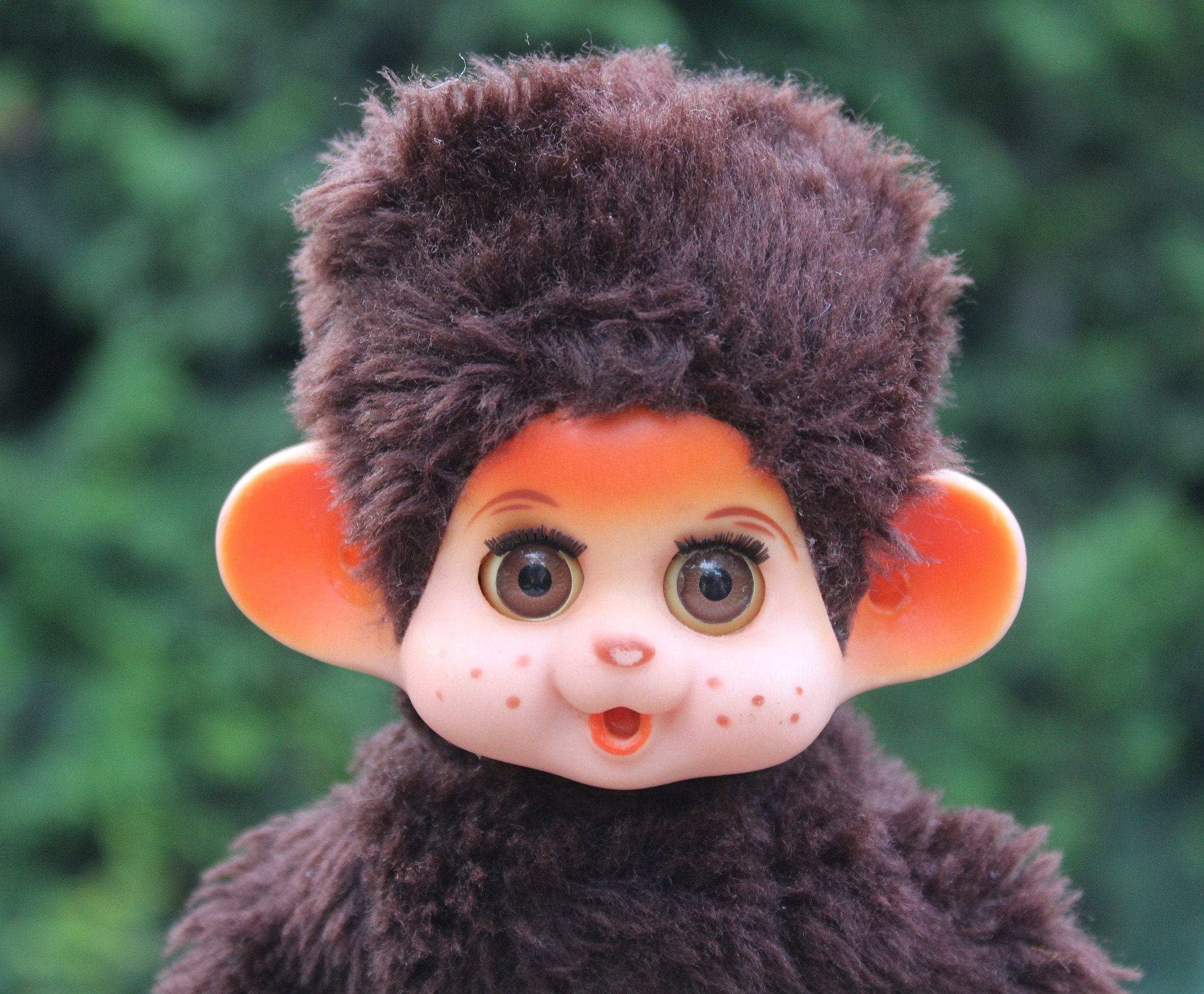1974年製ヴィンテージの猿人形：日本のぬいぐるみ、眠そうな目 - Etsy 日本