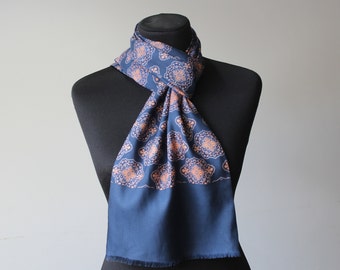 vintage Homme Soie Foulard Bleu Homme Accessoires Foulard Formel Cravate Rack 80's Retro Man Ascot cravat Hipster Mod Gentleman Cadeau