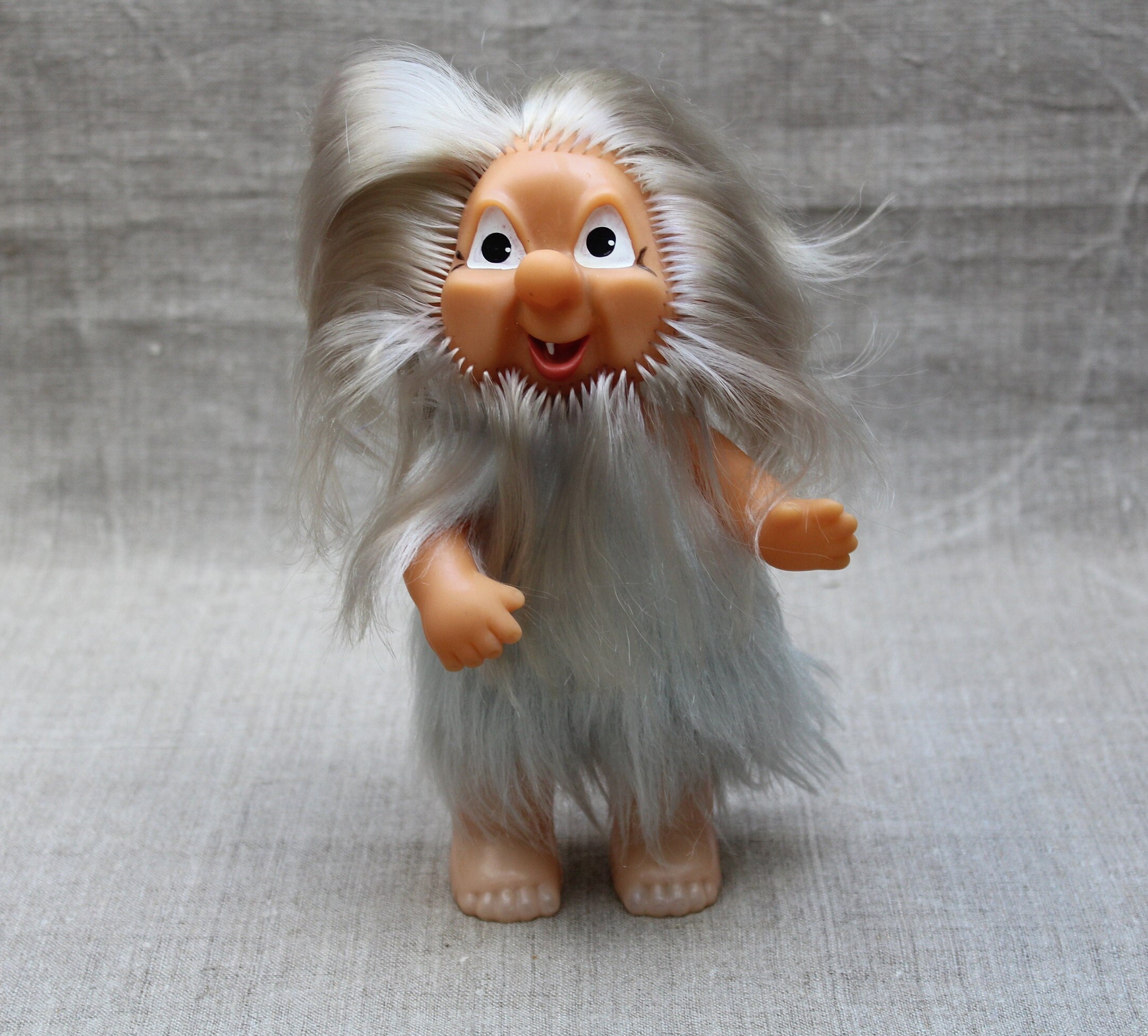 Troll doll sales grey hair
