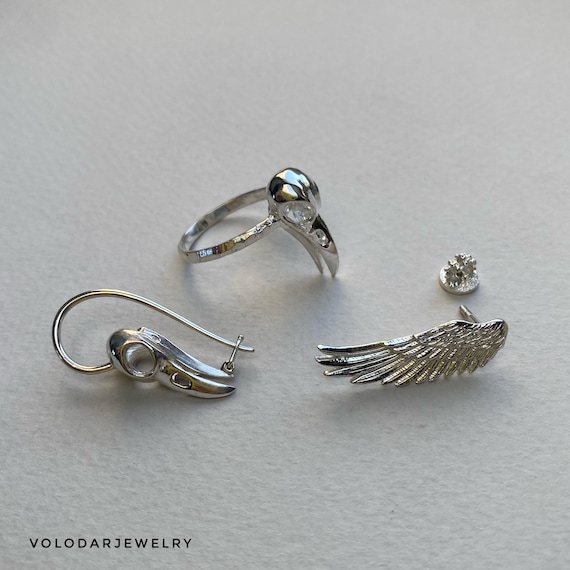 Raven Skull Jewelry Set – Gothic Raven Ring & Earrings, Raven Wing Earring, Dark Symbolic Silver Jewelry, Custom Color