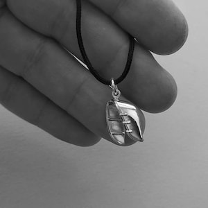 Anandara Oval Kyanite Charm Surf Cord Necklace