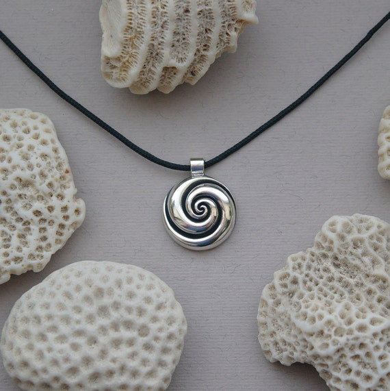 Stainless Steel Koru (Spiral) Maori Symbol Round Medallion Pendant Necklace  - Walmart.com