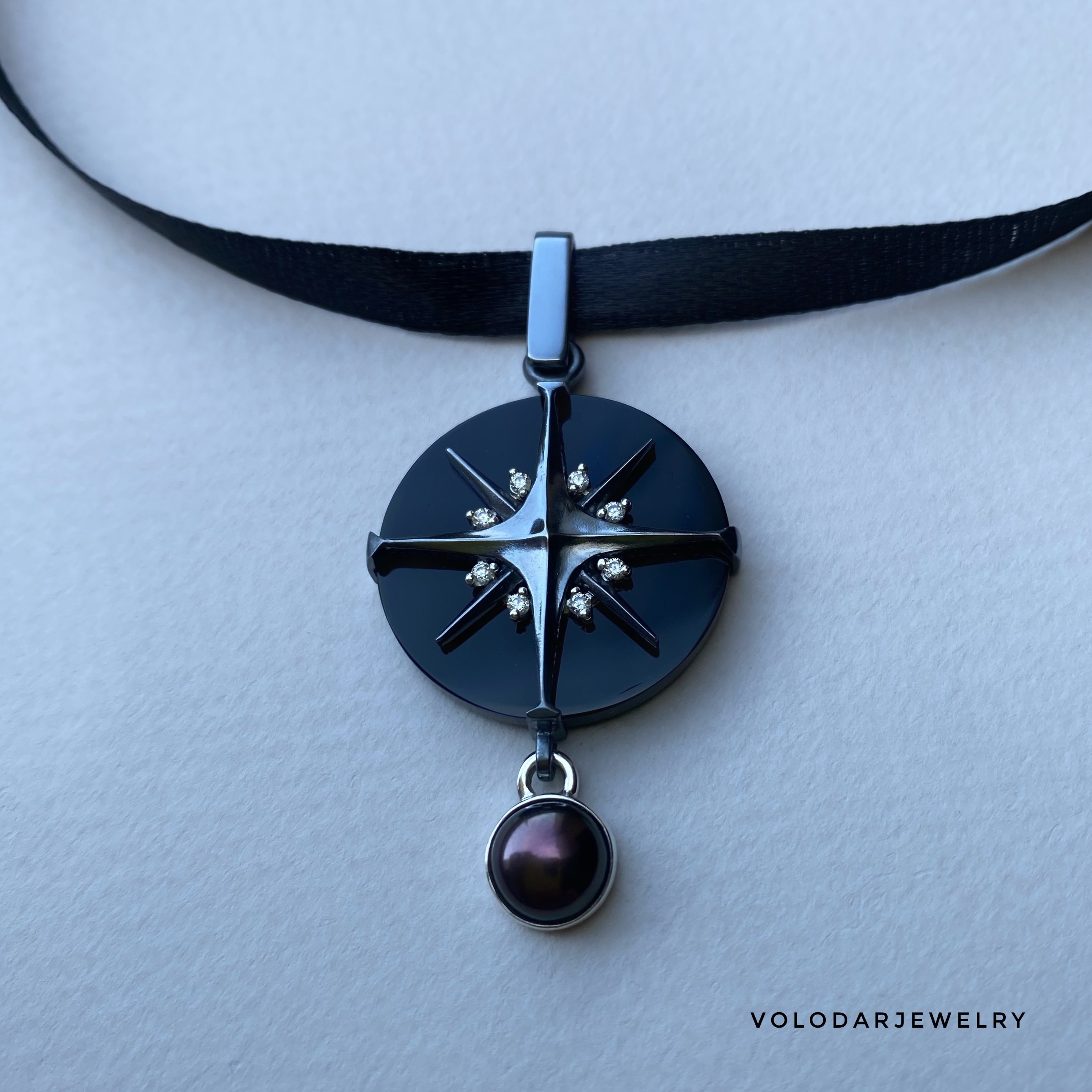 Yennefer Obsidian Star Medallion. photo