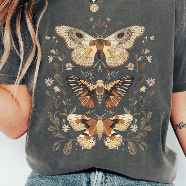 Floral Moth Shirt Cottagecore Tshirt Vintage Top Bug Shirt Insect Shirt Goblincore Clothing Fairycore Oversized Shirt Dark Academia Shirt