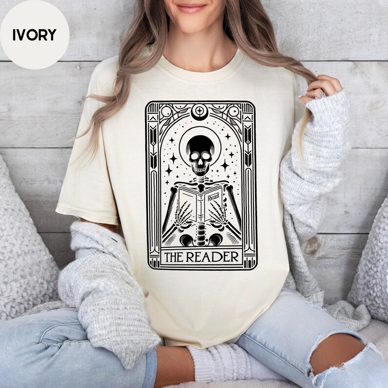 The Reader Skeleton Book Lover Tarot Card Reading Readers T-Shirt | CA