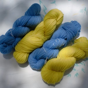 4 mini-skeins of "Sunny Day" - 25 grams/per skein