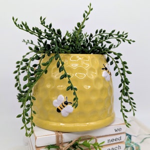 Buzzing Bees Ceramic Planter Pot | Bee Gifts | Pots for Plants | Herb Planter