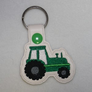 Keychain tractor tractor