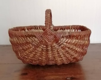 Cesta de mimbre antigua