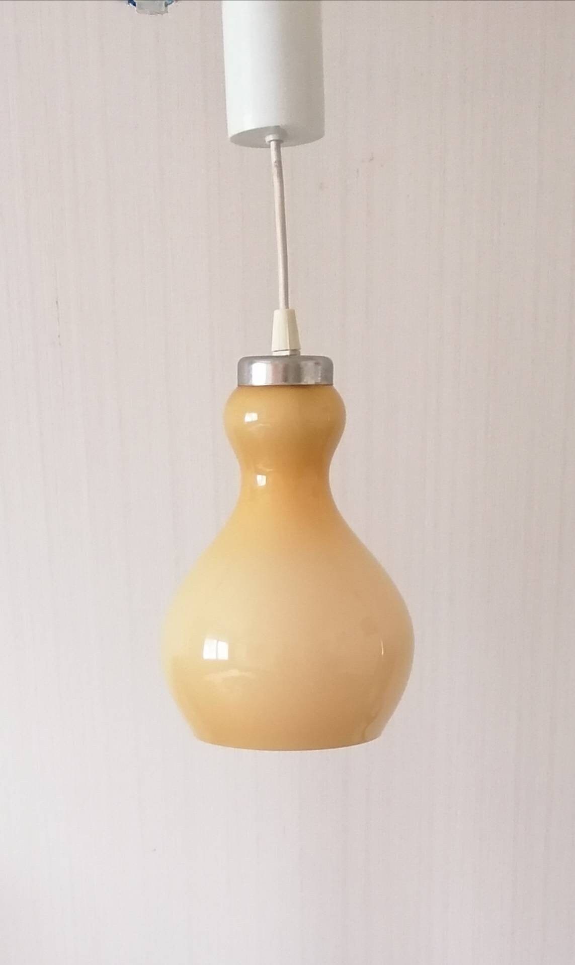 Luminaire Opaline Ambrée Des Années 70