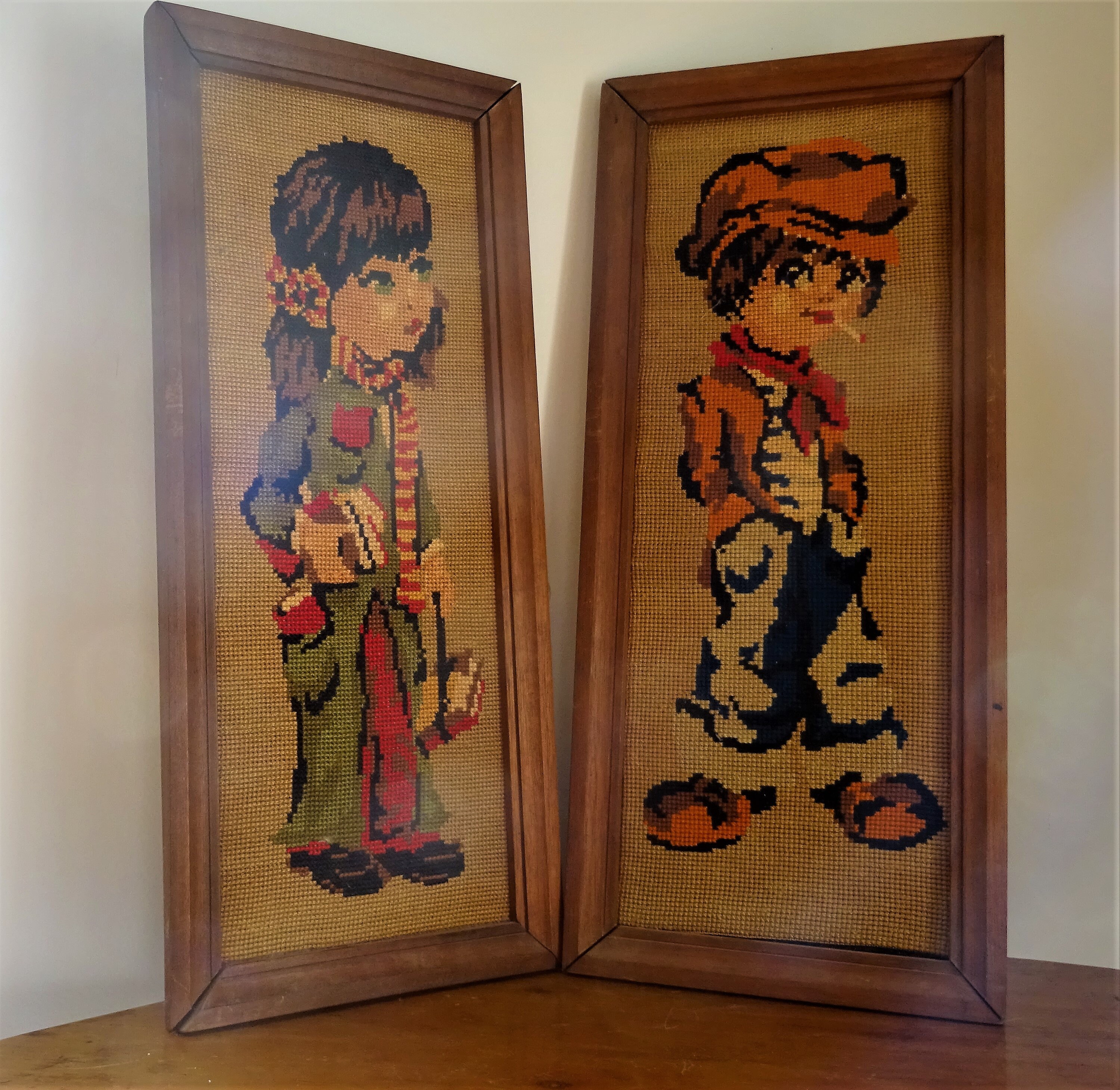 Couple de Poulbots .titis Parisiens en Canevas .