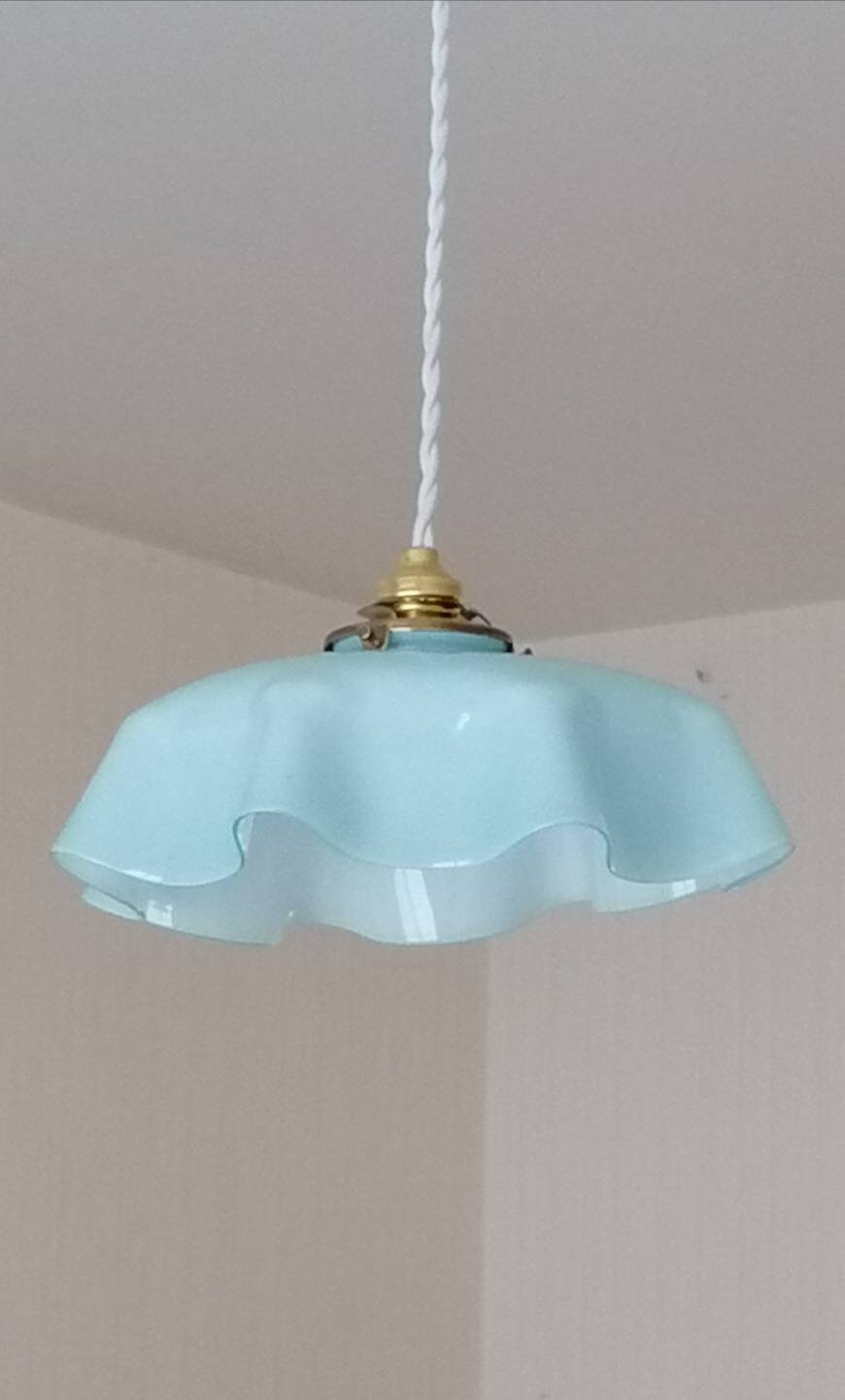 Suspension Opaline Bleue Ancien