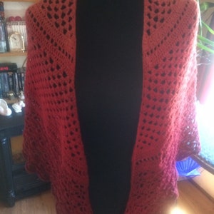 Self-crocheted very large stole, triangular scarf, scarf in #Rottönen #neu #Unikat