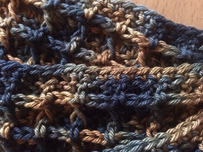 Crocheted Top Flaps in green and blue-beige Colours #neu