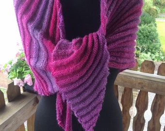 Self-knitted very large stole, triangular scarf, scarf in #Lilatönen #neu