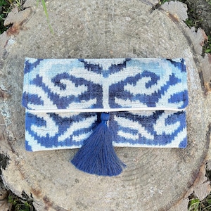 Bolso de mano azul Ikat, bolso de mano de terciopelo azul, bolso de mano bohemio azul Ikat, bolso de mano de terciopelo azul, bolso de mano elegante azul Ikat, bolso de mano de noche azul