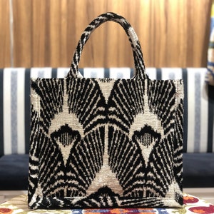 Handgemachte Black & White Ikat Samt Tragetasche