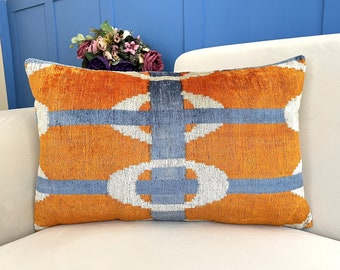 Copertura per cuscino Ikat arancione, copertura per cuscino arancione, copertura per cuscino in velluto Ikat, cuscino Ikat lombare, cuscino in velluto, cuscino Boho Ikat