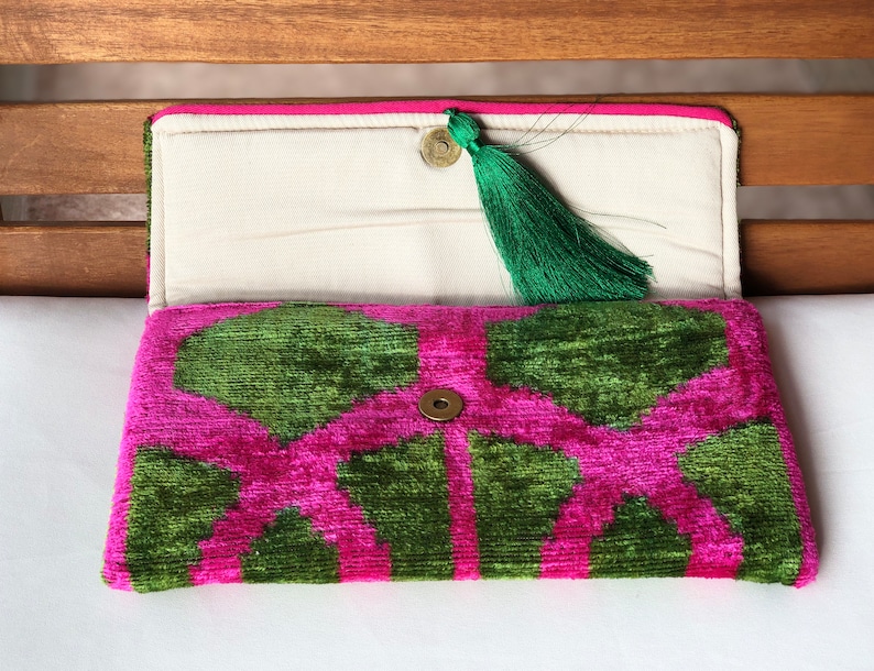 Bolso clutch Ikat, bolso clutch verde, bolso clutch rosa, bolso clutch de terciopelo Ikat, bolso clutch rosa verde, bolso clutch de noche, bolso clutch de boda imagen 6