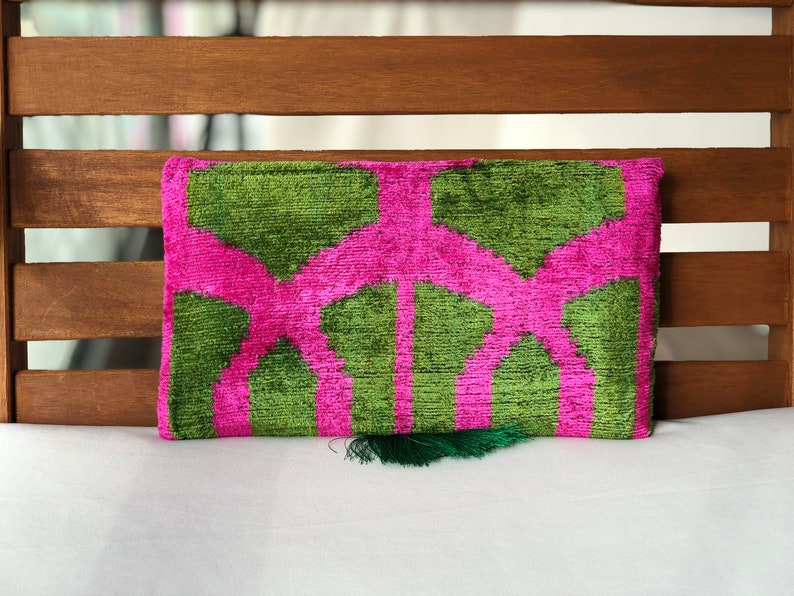 Bolso clutch Ikat, bolso clutch verde, bolso clutch rosa, bolso clutch de terciopelo Ikat, bolso clutch rosa verde, bolso clutch de noche, bolso clutch de boda imagen 3