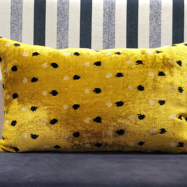 Almohada de terciopelo amarillo, funda de cojín Ikat amarillo, almohada lumbar Ikat, almohada de terciopelo Ikat, funda de almohada Ikat de seda, almohada amarilla Boho, seda Ikat