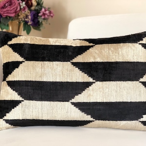Black and white ikat pillow, Lumbar throw pillow, Velvet ikat pillow covers, Silk ikat cushion covers, Decorative pillows, Handmade pillows