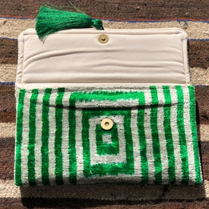 Groene Ikat clutch bag, Ikat Velvet handtas, Boho groene clutch, avondtasje, groene Ikat accessoire tas, stijlvolle groene handtas, bruiloft clutch afbeelding 5