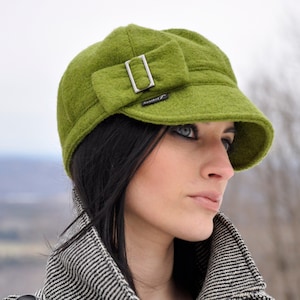 Adjustable Boiled Wool Cap, high quality fabric, 6 panels, warm, soft, comfortable, adjustable size, fast shipping. Made in Montreal