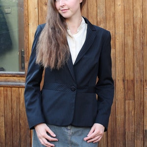 Vintage navy blue striped blazer Size L Long sleeve jacket Elegance clothes Blue blazer with beige stripes One button jacket Classic clothes