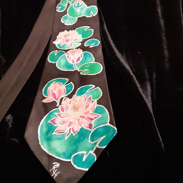 Cravate en soie peinte à la main de nénuphars, élégante et unique
