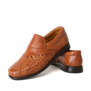 Men&#39;s Handwoven Leather Huarache Sandals - Closed Toe Mexican Style
