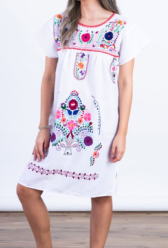 Fiesta deals white dress