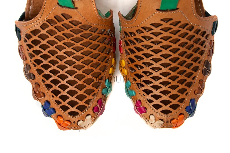 CLOSED Toe Women's Mexican Huarache Sandals Chedron | Etsy