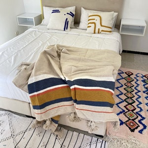 manta de dormitorio, manta de tiro, manta boho con borlas, mantas marroquíes de pompón