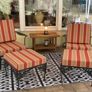 Housses et coussins de chaise d&#39;extérieur sur mesure avec ou sans passepoil - fabriqués aux États-Unis.  Beaux tissus de marque Sunbrella & Solarium