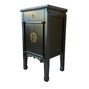 Oriental End Table With Antique Black Lacquer Finish