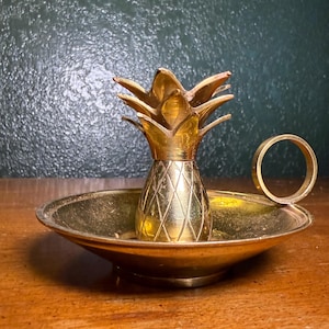 Vintage Ananas Kerzenhalter aus massivem Messing - Kammerstab mit Fingerschlaufengriff