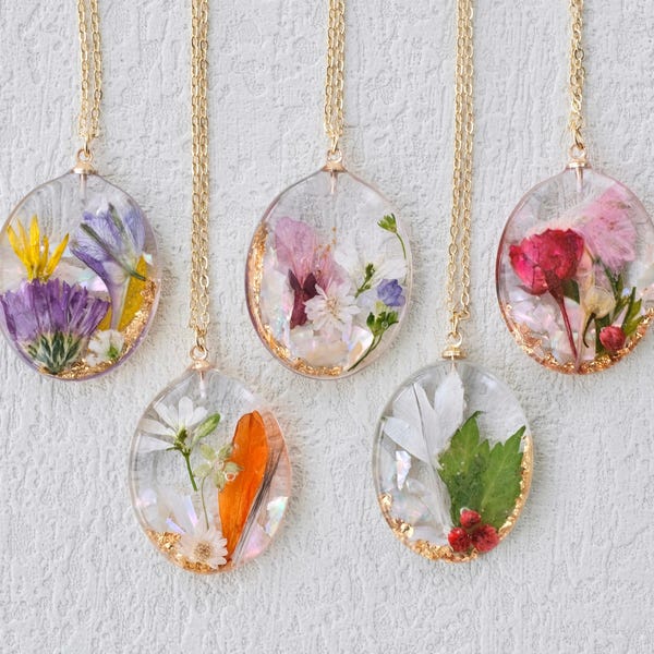 Personalisierte Familie Geburt Blumenstrauß Halskette, gepresste Blume Anhänger Halskette, Echte Blumen Halskette Geschenk für Mutter, Schmuck Familie Geschenk