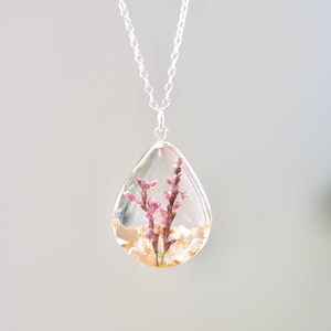 August Birth Flower Necklace, Gladiolus Necklace, August Birth Month Flower Necklace, Personalized Birthday Jewelry, August Birthday Gift