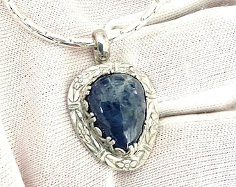 Pendant and chain. Tanzanite on Sterling Silver