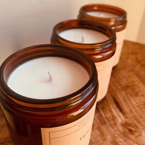 Honeysuckle Soy Candle: Honeysuckle, Jasmine Scent 画像 5