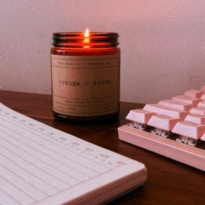 Ginger + Fig Soy Candle | with Peach Scent image 7