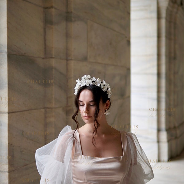 Wedding hair accessories, bridal headband, bridal tiara with white flowers, floral bridal crown, bridal hair piece, wedding crown